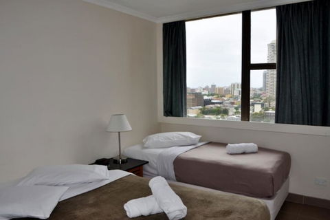 Accommodation Sydney City Centre - Hyde Park Plaza 3 Bedroom 1 Bathroom Apartment - Holiday Sunshine Coast 1