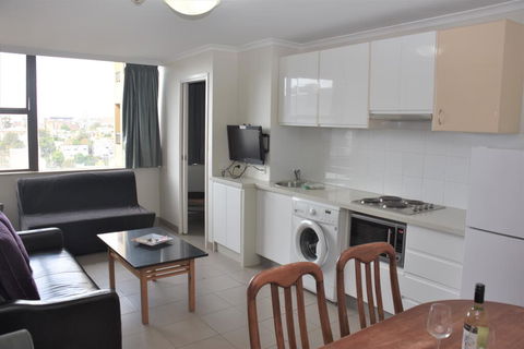 Accommodation Sydney City Centre - Hyde Park Plaza 3 Bedroom 1 Bathroom Apartment - Holiday Sunshine Coast 2