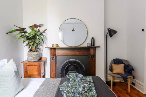 ADDERLEY A Striking 1880s Remodeled Victorian - Holiday Sunshine Coast 3
