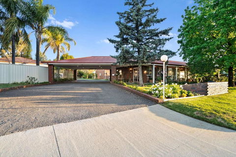 Econo Lodge Border Gateway Wodonga - Sunshine Coast Tourism 1