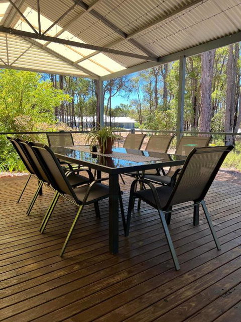 Diamond Lake Escape - Sunshine Coast Tourism 3