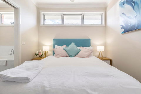 Discover Your Perfect Getaway In Laverton - Holiday Sunshine Coast 4