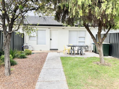 Dishwasher,ac,dryer Campbelltown Courtyard East - Holiday Sunshine Coast 1