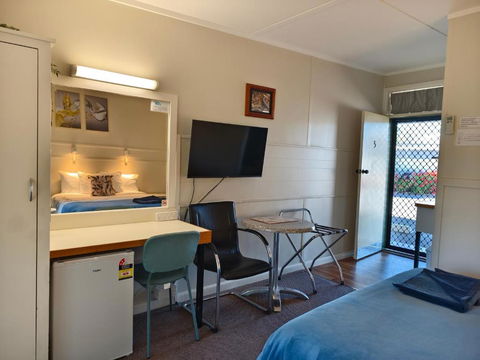 Donald Riverside Motel - Holiday Sunshine Coast 3