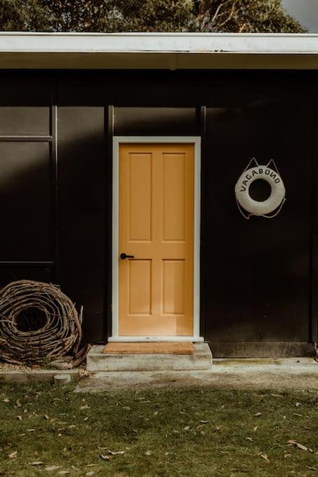 Dune Shack - On The Beach, 10 Minutes From Port Arthur - Holiday Sunshine Coast 2