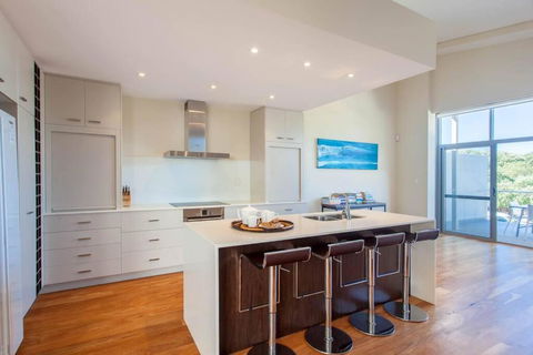 Eagle Escape I Private Properties - Holiday Sunshine Coast 4