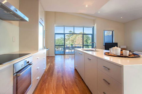 Eagle Escape I Private Properties - Holiday Sunshine Coast 3