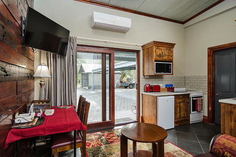 Eagle Foundry Bed & Breakfast - Holiday Sunshine Coast 3