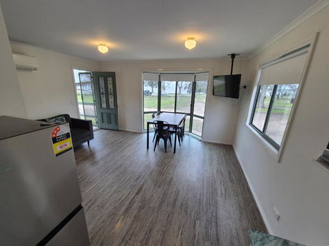 Eagle Point Caravan Park - Sunshine Coast Tourism 4