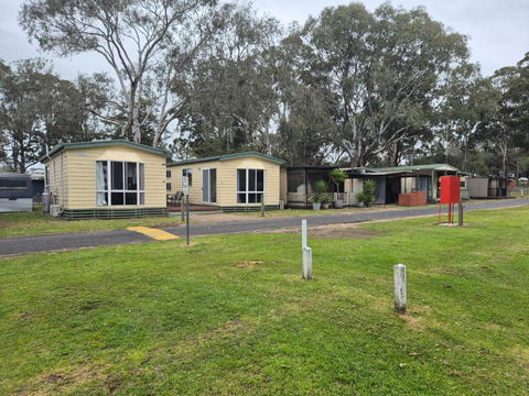 Eagle Point Caravan Park - Sunshine Coast Tourism 3