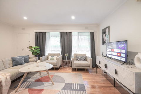 Doncaster East Garden 2br House - Sunshine Coast Tourism 1