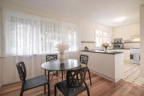 Doncaster East Garden 2br House - Sunshine Coast Tourism 0