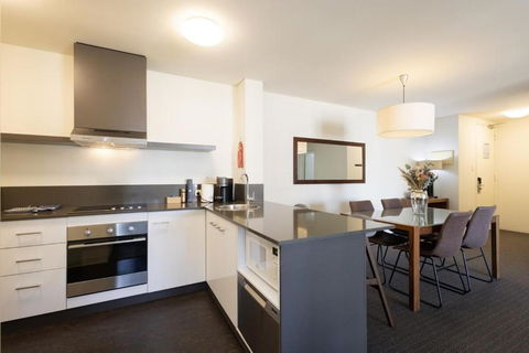 East Perth CBD Apartment Close To The Swan River - Holiday Sunshine Coast 0
