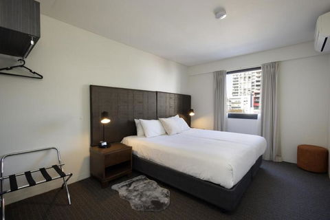 East Perth CBD Apartment Close To The Swan River - Holiday Sunshine Coast 1