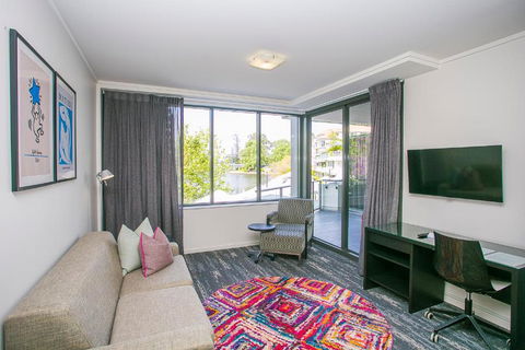 East Perth Suites Hotel - Holiday Sunshine Coast 3