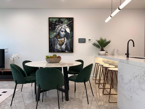 Eastgardens 4Bed 3Bath Brand New Townhouse 2 Car - Holiday Sunshine Coast 3