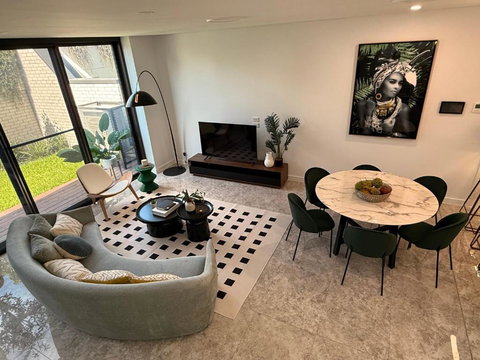 Eastgardens 4Bed 3Bath Brand New Townhouse 2 Car - Holiday Sunshine Coast 2