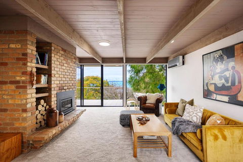 Echo Beach In Somers - Sunshine Coast Tourism 0