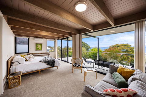 Echo Beach In Somers - Sunshine Coast Tourism 4