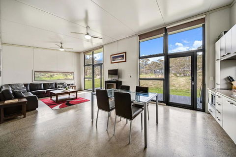 Ecocrackenback 16 Sustainable Chalet Close To The Slopes - Holiday Sunshine Coast 0