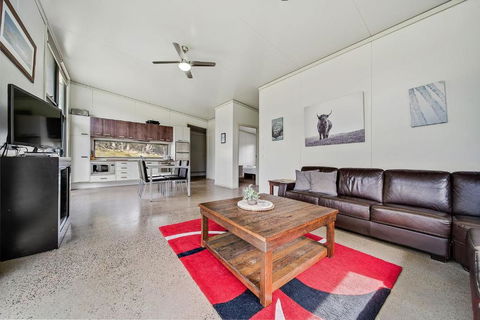 Ecocrackenback 16 Sustainable Chalet Close To The Slopes - Holiday Sunshine Coast 2