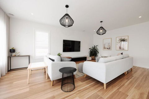 EDEN Spacious Torquay Family Escape - Holiday Sunshine Coast 1