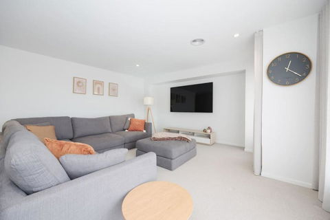 EDEN Spacious Torquay Family Escape - Holiday Sunshine Coast 3