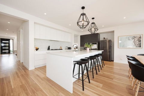 EDEN Spacious Torquay Family Escape - Holiday Sunshine Coast 4