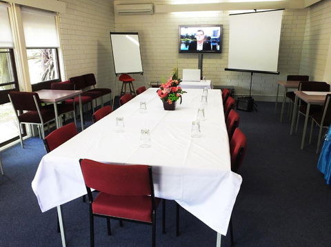 Edinburgh Motor Inn - Sunshine Coast Tourism 4
