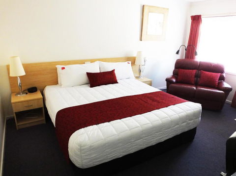 Edinburgh Motor Inn - Sunshine Coast Tourism 2