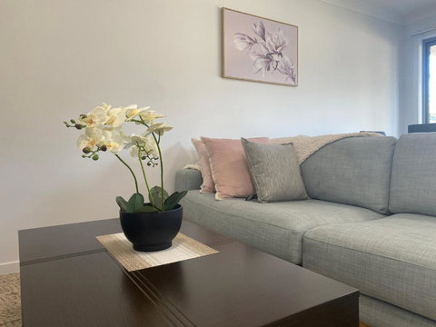 Edmondson Modern 4 Br House Quiet & Convenient - Sunshine Coast Tourism 3