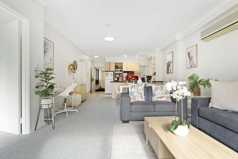 East Perth Family Zen - Holiday Sunshine Coast 3