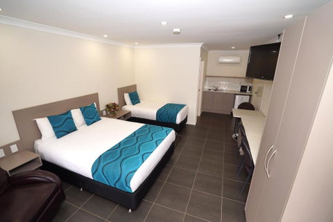 Exies Bagtown - Holiday Sunshine Coast 0