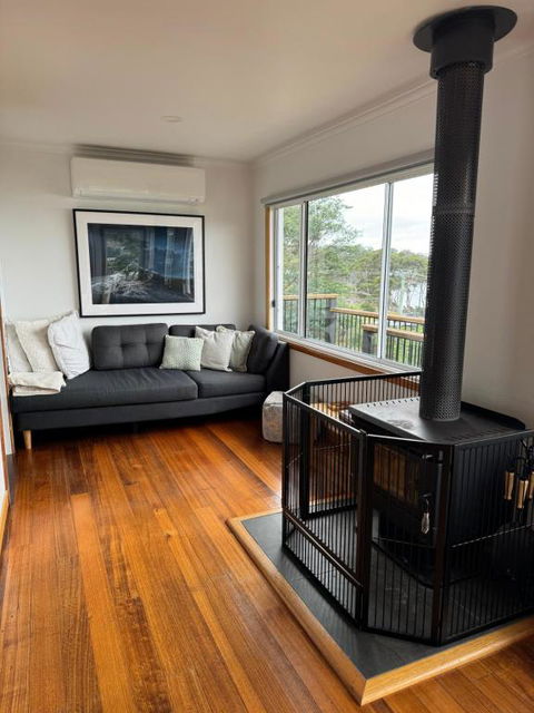 Elevated 3BR, Ocean Views, Pool Table, Pirates Bay - Sunshine Coast Tourism 1