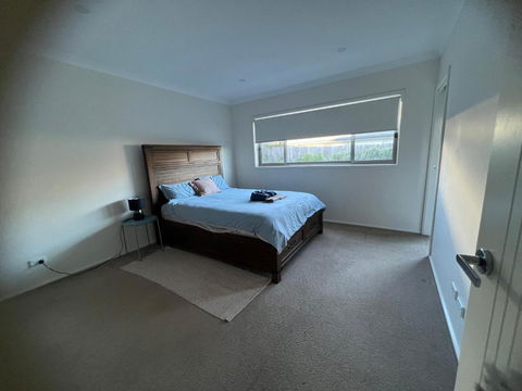 Entire 4 BR House In Moncrieff Close To Playground - Sunshine Coast Tourism 3