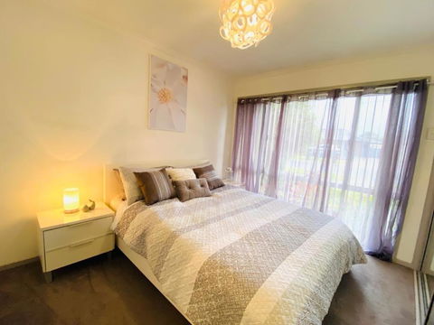 ENTIRE HOME IN WERRIBEE,BEST POSSIBLE LOCATION YOU CAN FIND - Sunshine Coast Tourism 3