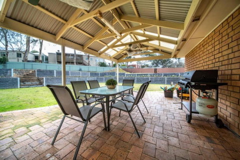 Escape To Adelaide Hills - Sunshine Coast Tourism 2