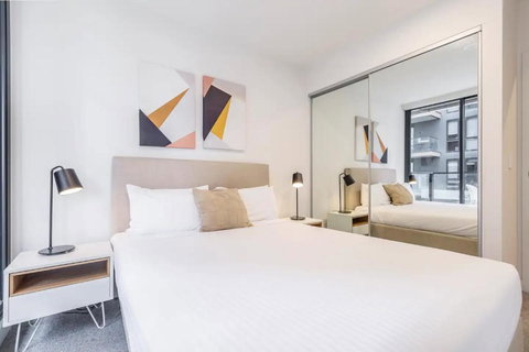 Executive Comfort Living Near La Trobe & RMIT Uni - Holiday Sunshine Coast 4