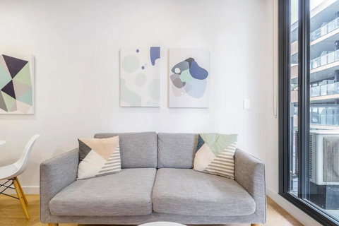 Executive Comfort Living Near La Trobe & RMIT Uni - Holiday Sunshine Coast 2