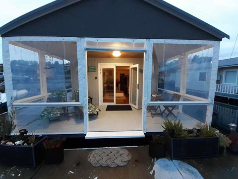 Elegant And Scenic Floating Boat House - Sunshine Coast Tourism 0