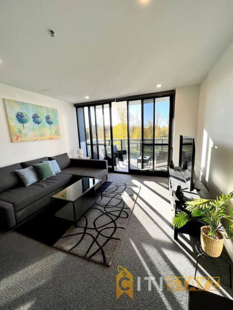 Fab In Phillip - 2bd 2bth Apt - Close To CBR Hospital - Holiday Sunshine Coast 2
