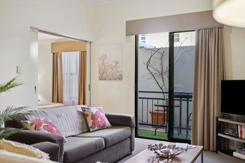 Fabulous Apt In Northbridge With Pool & WiFi - Holiday Sunshine Coast 0