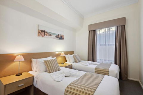 Fabulous Apt In Northbridge With Pool & WiFi - Holiday Sunshine Coast 3