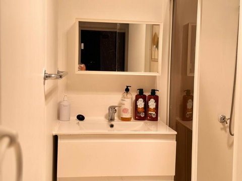 Fairy Land In Central Coast W Jacuzzi Round Pool Table Slide Bunk Bed - Holiday Sunshine Coast 3