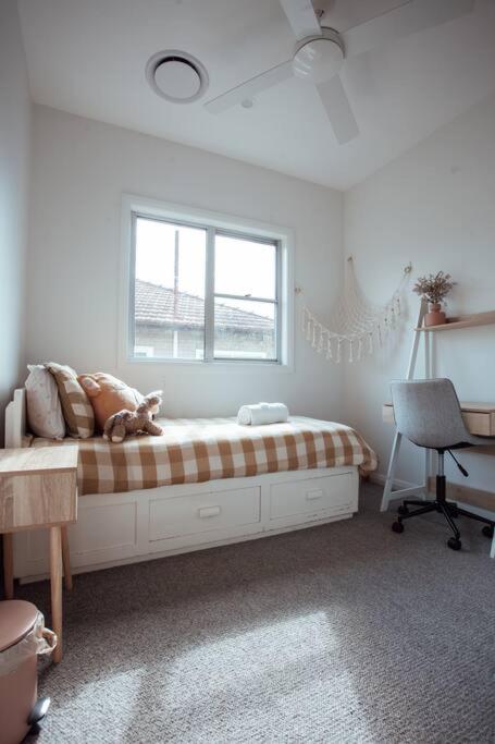 Family Friendly Home By The Lake - Holiday Sunshine Coast 2