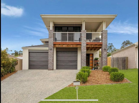 Family Friendly Oasis Mid Brisbane And Gold Coast - Holiday Sunshine Coast 1