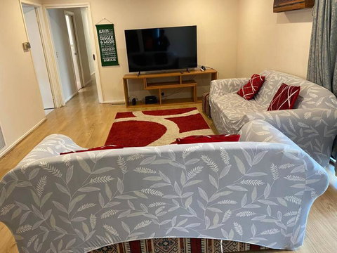 Family Home- Close To Knox City & Dandenong Ranges - Sunshine Coast Tourism 0