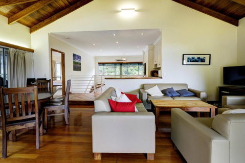Far Shore - Sunshine Coast Tourism 3