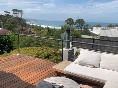 Fern Ocean Views Middle Of Town WiFi And Pet Friendly - Holiday Sunshine Coast 0