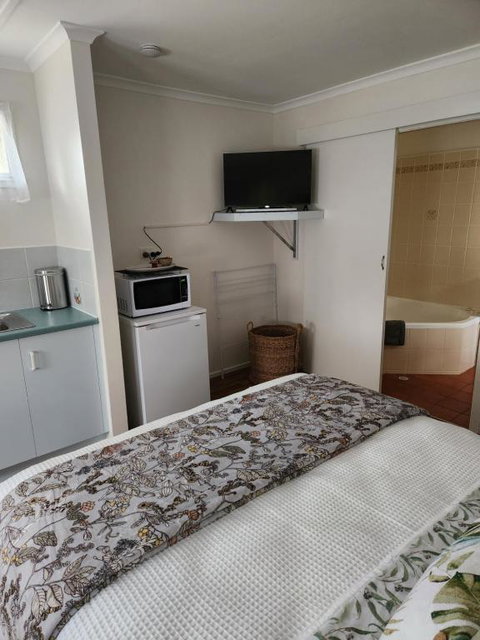 Ferns Miners Rest - Holiday Sunshine Coast 1